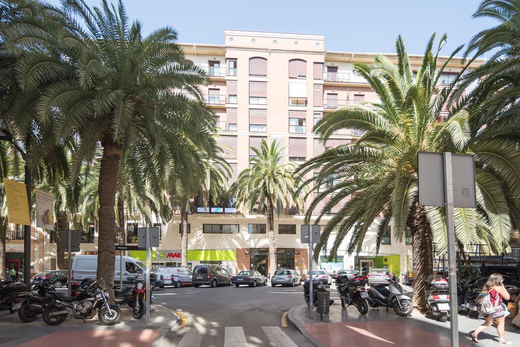 Апартаменты Alameda De Colon Relax & Quiet Business & Family Малага Экстерьер фото